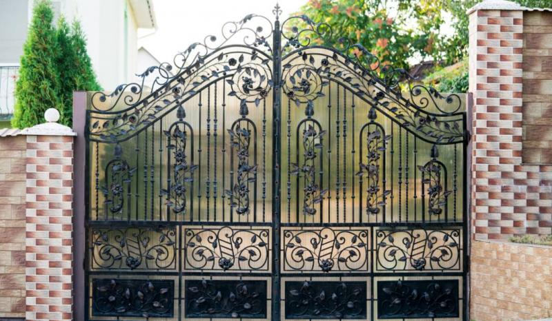 Fer forg&eacute; ou aluminium pour un portail &agrave; Montlouis-sur-Loire ?